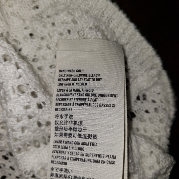 ❤Peekaboo Hollister Sweater (Juniors) - Picture 5 of 5